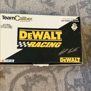 Dewalt 1:24 2000 Bristol Ford Taurus Matt Kenseth